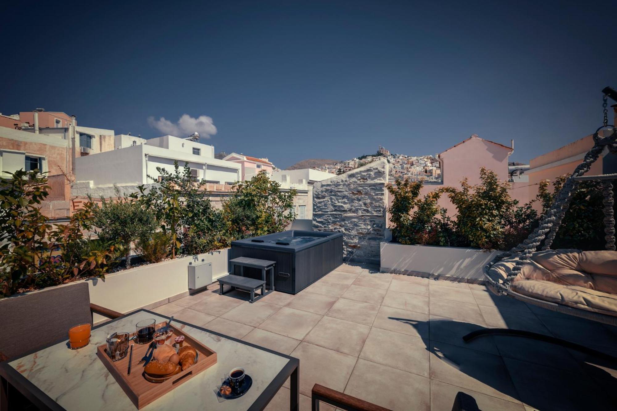 Ninemian Suites Syros Ermoupoli Exteriör bild