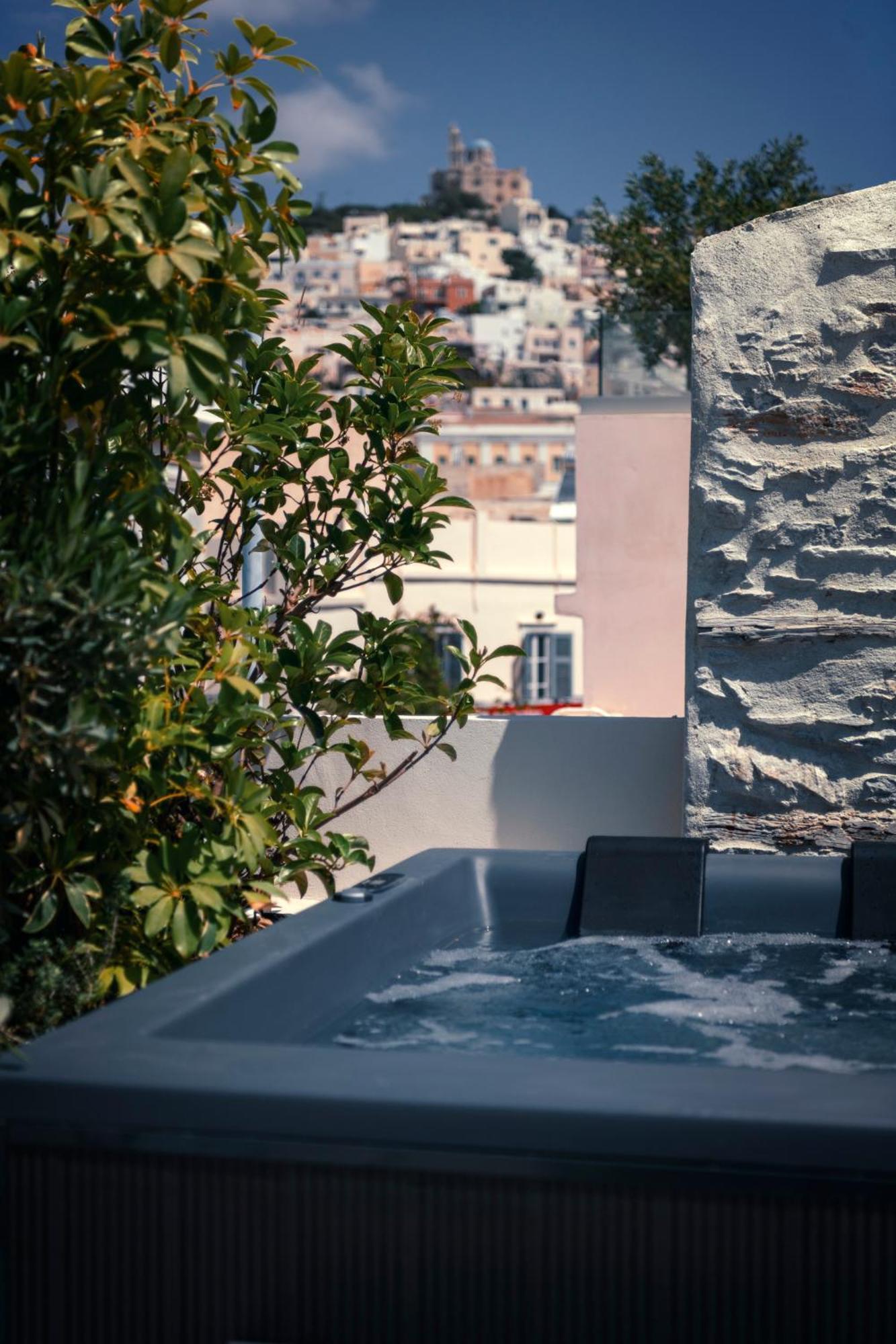Ninemian Suites Syros Ermoupoli Exteriör bild