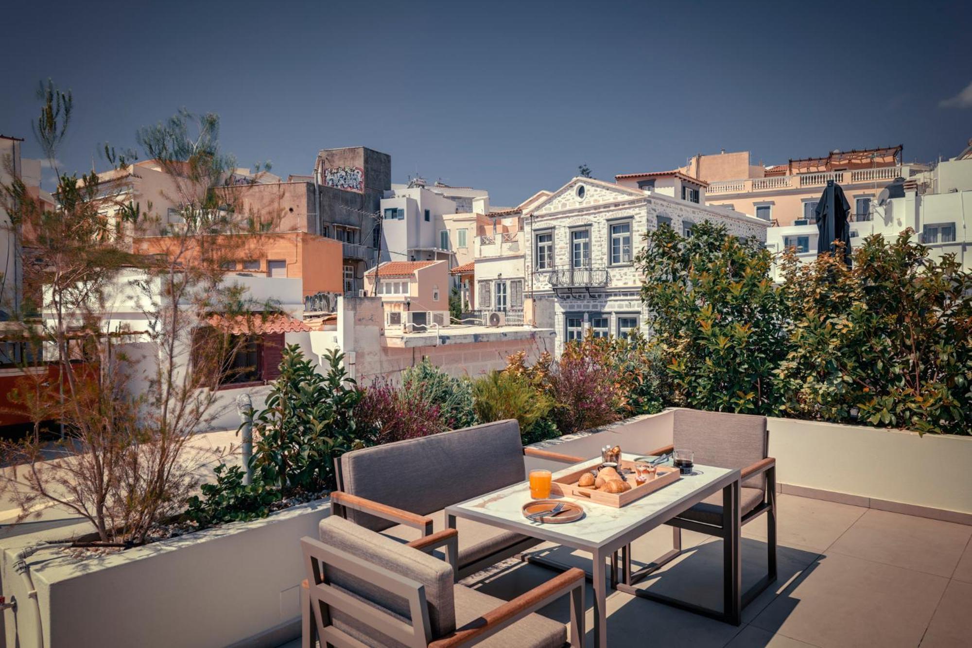 Ninemian Suites Syros Ermoupoli Exteriör bild